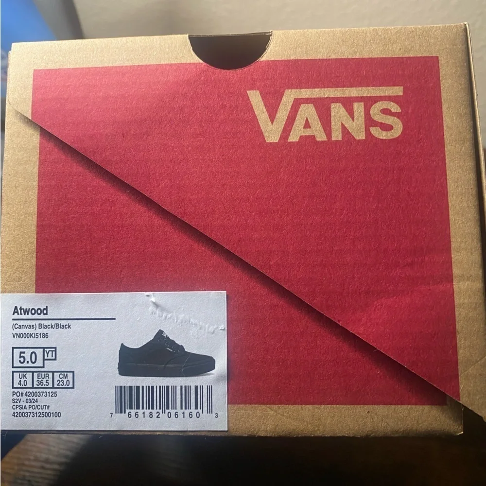 Boys Atwood vans shoes size-5